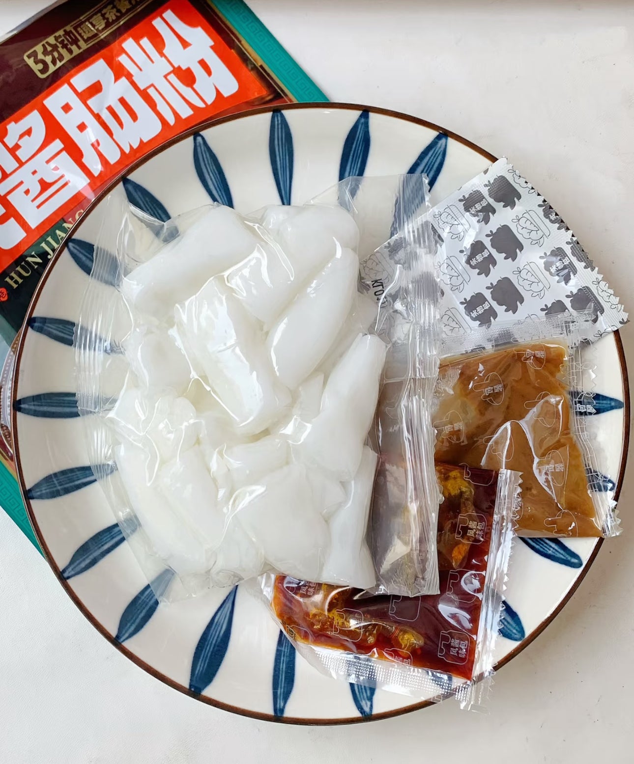 Baijia A Kuan Hong Kong Mixed Sauce Rice Noodle Roll 255g