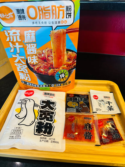 Tian Xiaohua Red Oil Wide Noodles Sesame Sauce Flavor 268g