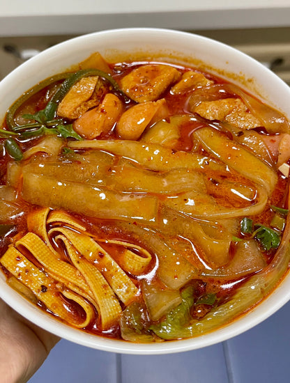 Tian Xiaohua Red Oil Wide Noodles Sesame Sauce Flavor 268g